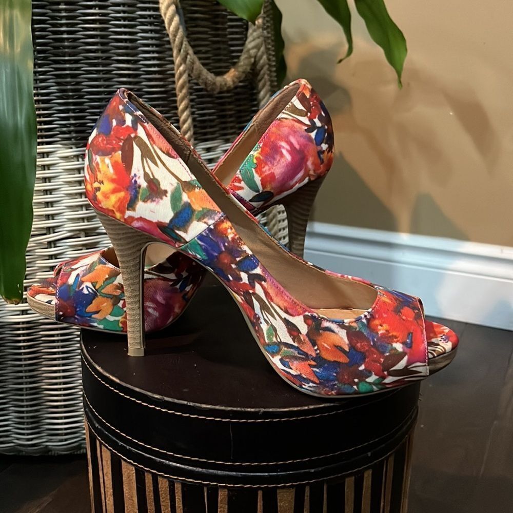 Summer sandals / Size 8W - Picture 4 of 8